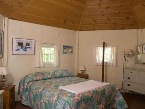 Fountain Point Hotel Suttons Bay ภายนอก รูปภาพ